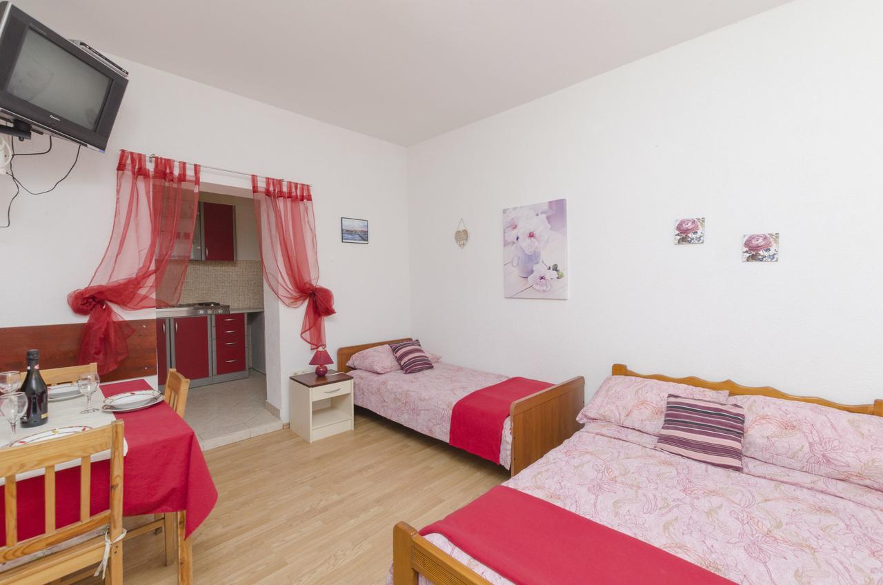 Apartments Ivana ニン エクステリア 写真